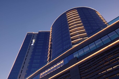 Radisson Blu Hotel Dubai Waterfront - Image 21