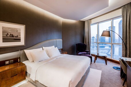 Radisson Blu Hotel Dubai Waterfront - Image 131