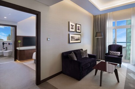Radisson Blu Hotel Dubai Waterfront - Image 83