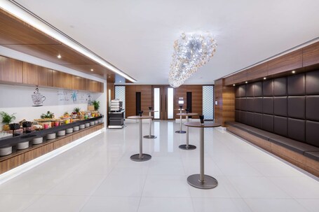 Radisson Blu Hotel Dubai Waterfront - Image 62