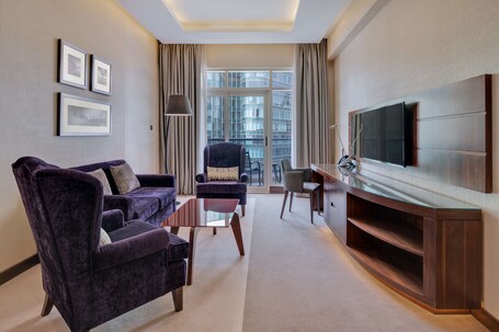 Radisson Blu Hotel Dubai Waterfront - Image 82