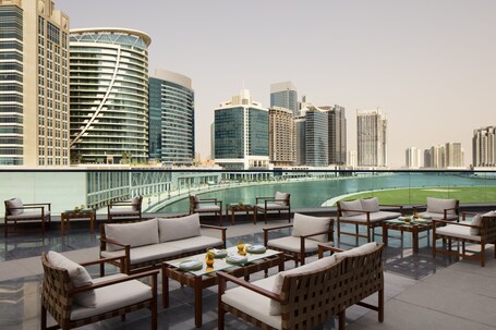Radisson Blu Hotel Dubai Waterfront - Image 55