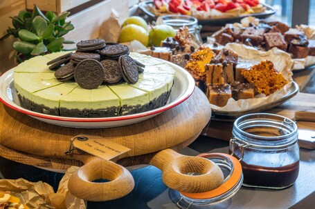 Radisson Blu Hotel Dubai Waterfront - Image 118