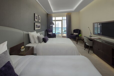 Radisson Blu Hotel Dubai Waterfront - Image 236
