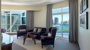 Sengetøy av topp kvalitet, senger med overmadrass og minibar