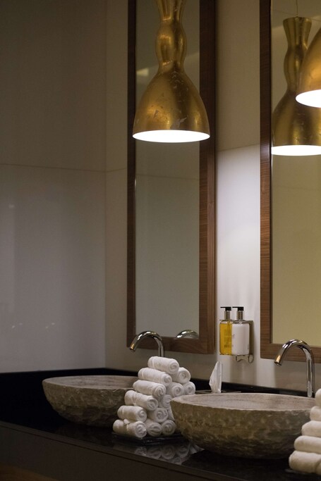 Radisson Blu Hotel Dubai Waterfront - Image 41