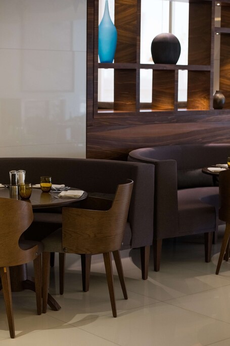 Radisson Blu Hotel Dubai Waterfront - Image 221