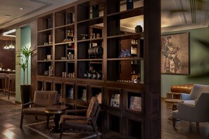 2 bars/lounges, poolside bar - Radisson Blu Hotel Dubai Waterfront (Dubai)