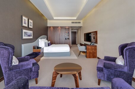Radisson Blu Hotel Dubai Waterfront - Image 242