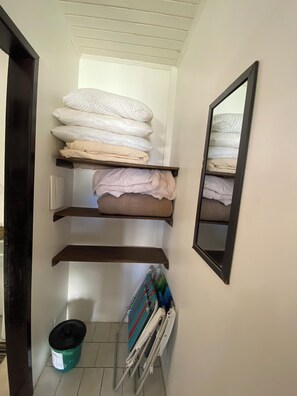 Suite Quadrupla com ar-condicionado | Minibar, blackout curtains, iron/ironing board, free WiFi - Pousada Aventura (Passo de Torres)