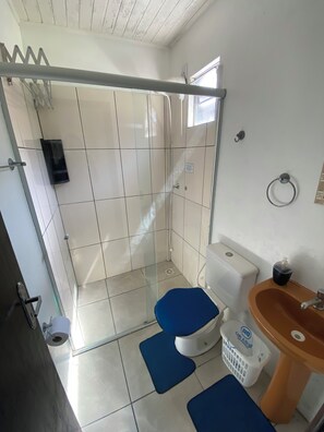 Dusch och gratis toalettartiklar