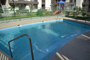 Innenpool, Außenpool