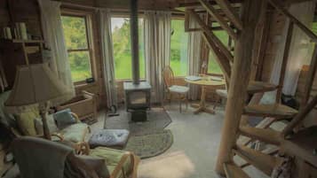 Cabin, 1 Bedroom | Individually decorated, individually furnished, desk, free WiFi