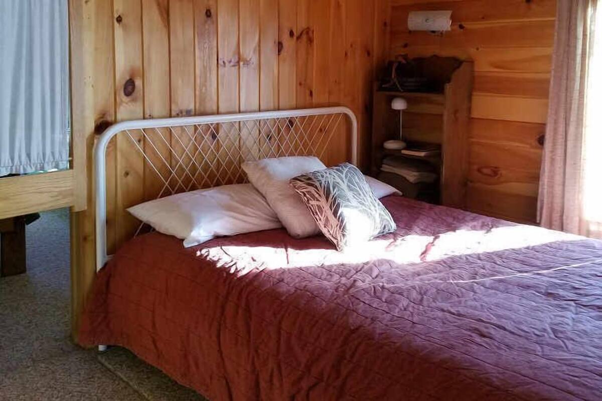 The Tree Lodge | Desk, WiFi (free), individually decorated, individually furnished