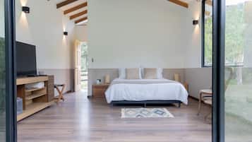 Cabaña panorámica | Ropa de cama de alta calidad, colchones con acolchado adicional, minibar