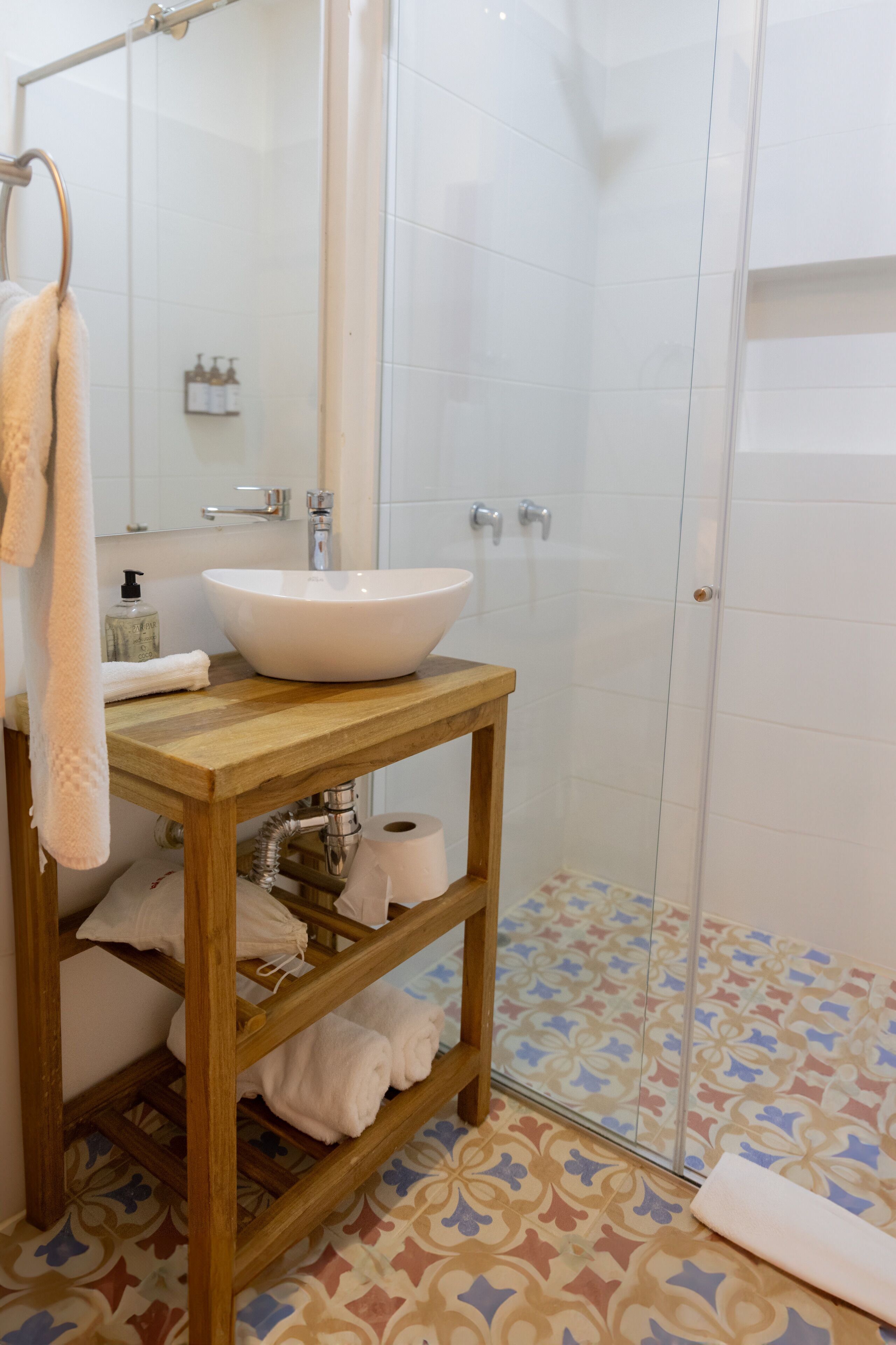 superior room | bathroom | shower, free toiletries, hair dryer, towels