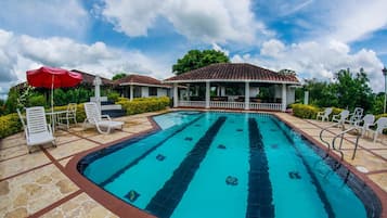 Utomhuspool