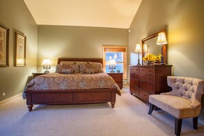 2 bedroom loft/ 2 bathroom condo | Free cots/infant beds, rollaway beds, free WiFi