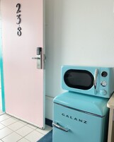 隔音、免费 WiFi、床单