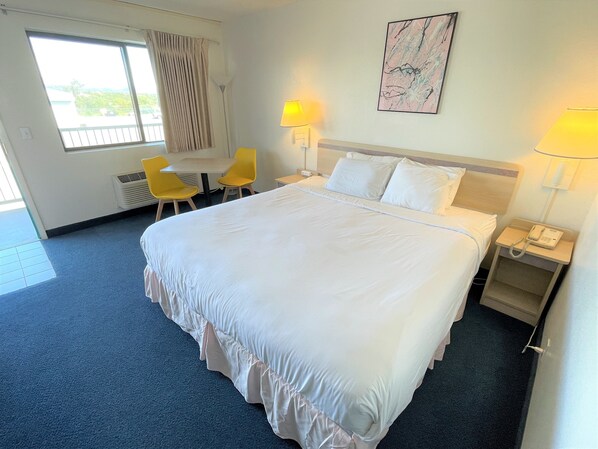 Standard Room, 1 King Bed