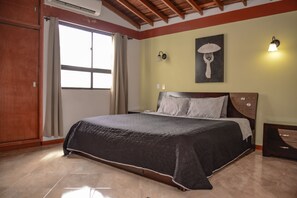 Penthouse Confort, 3 habitaciones, vista a la montaña (401) | Caja de seguridad en la habitación y tabla de planchar con plancha 