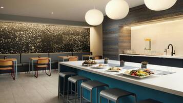 Desayuno a la carta todos los días (con cargo)