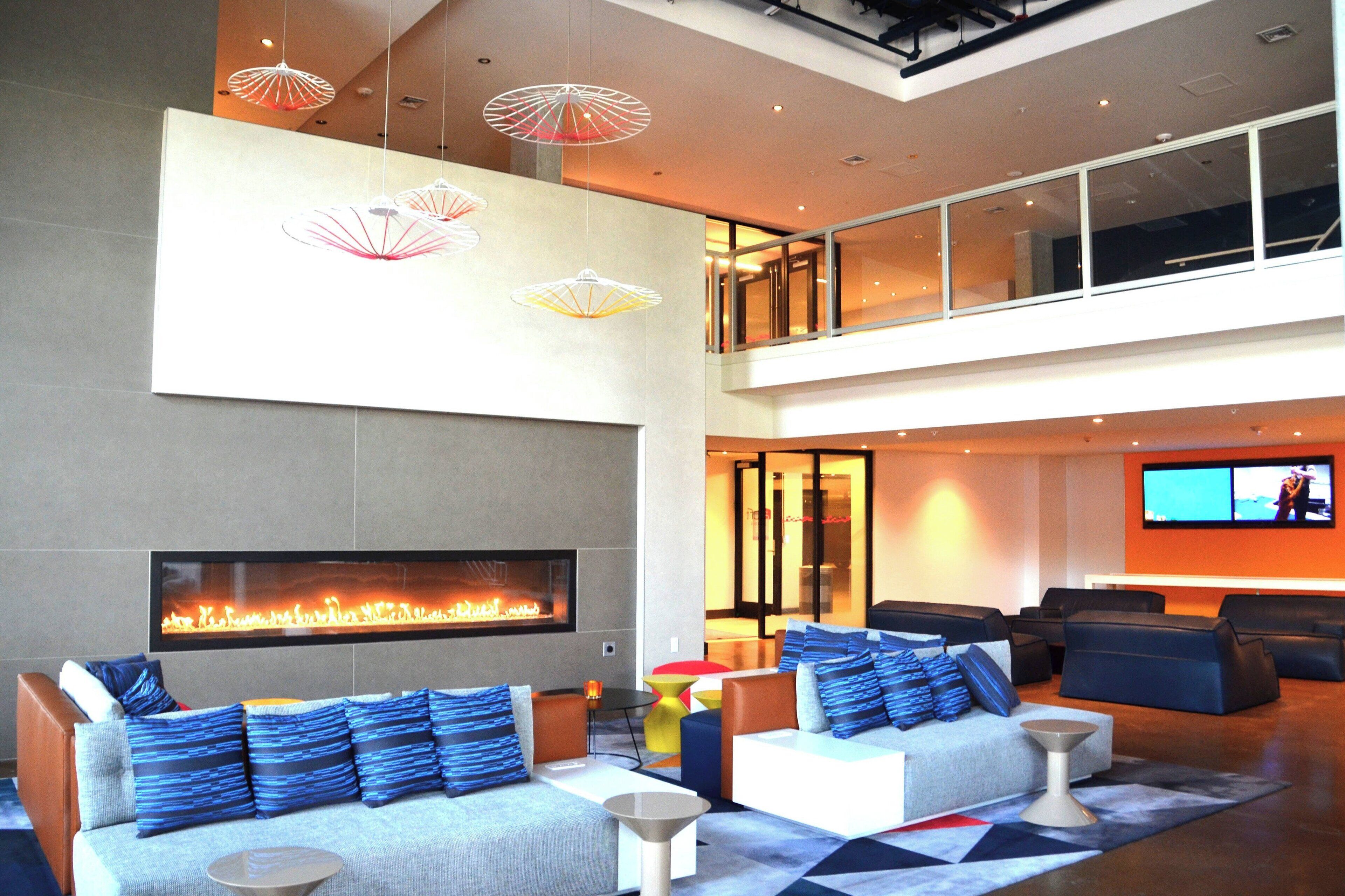 serves dinner and happy hour