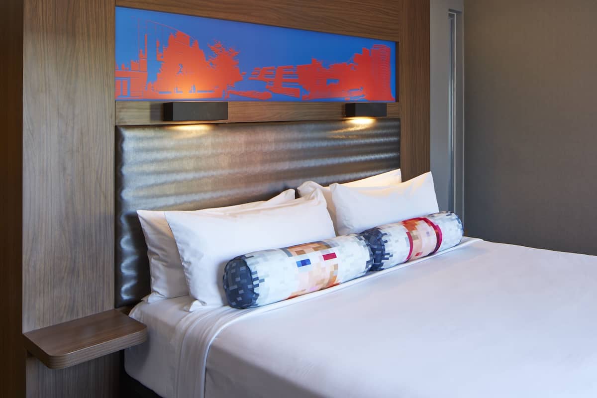Premium bedding, in-room safe, desk, laptop workspace