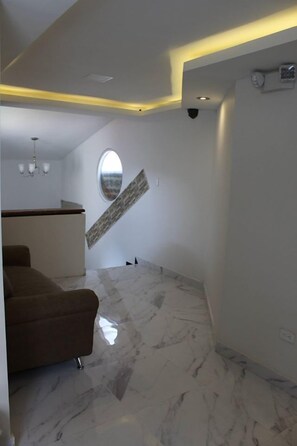 Interior - Saint Thomas (Quito)