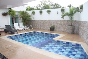 Piscine intérieure, piscine extérieure