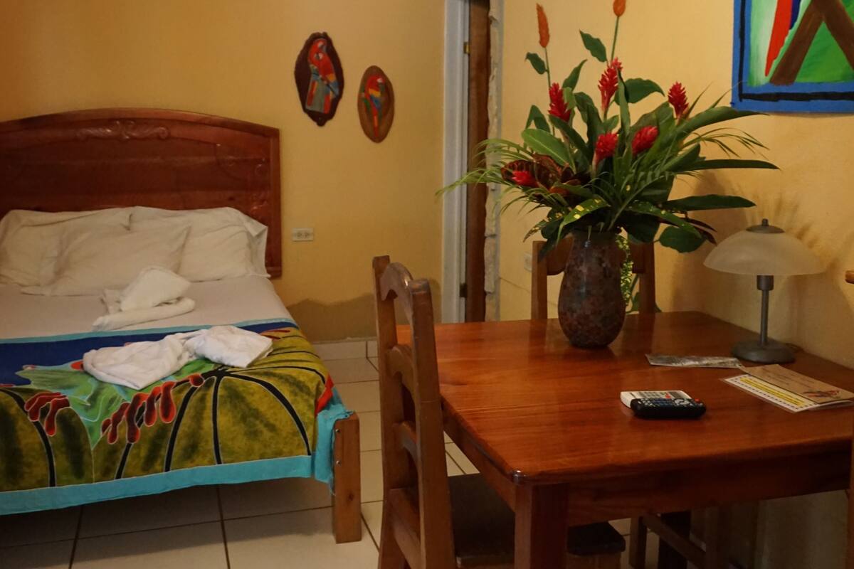 Standard Room, Multiple Beds | Premium bedding, pillowtop beds, in-room safe, WiFi (free)
