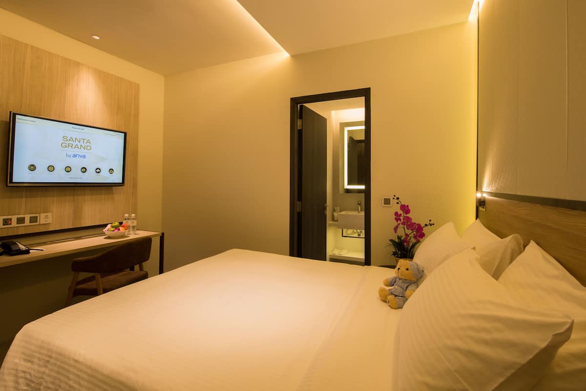 Superior Double or Twin Room | Premium bedding, in-room safe, desk, iron/ironing board