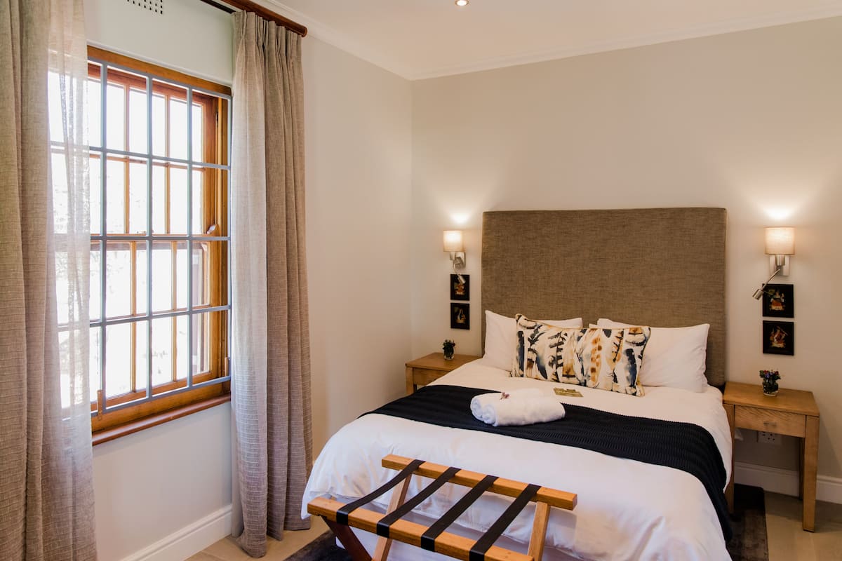 Comfort tweepersoonskamer, 1 queensize bed | 1 slaapkamer, een minibar, individueel gemeubileerd, een bureau