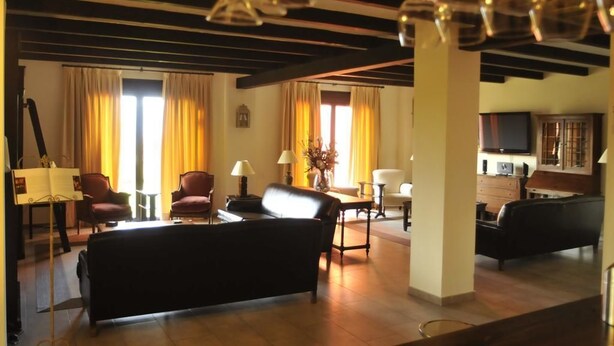 Lobby lounge - El Rondon (Cebreros)