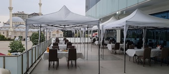 Sarissa Hotel