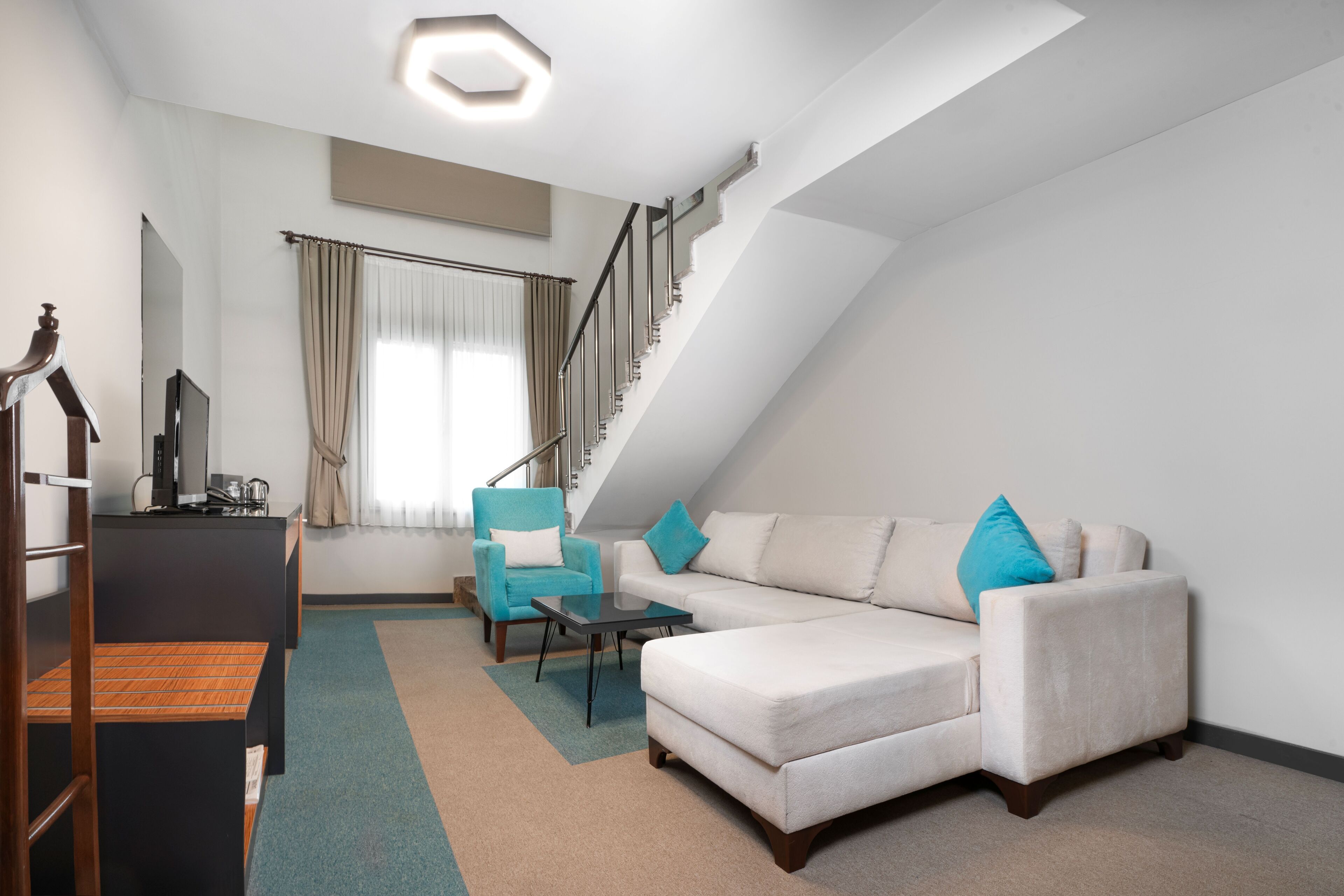 华丽复式 | 迷你吧、客房内保险箱、办公桌、隔音