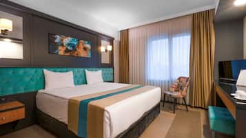 Standard-Doppelzimmer | 1 Schlafzimmer, Minibar, Zimmersafe, Schreibtisch