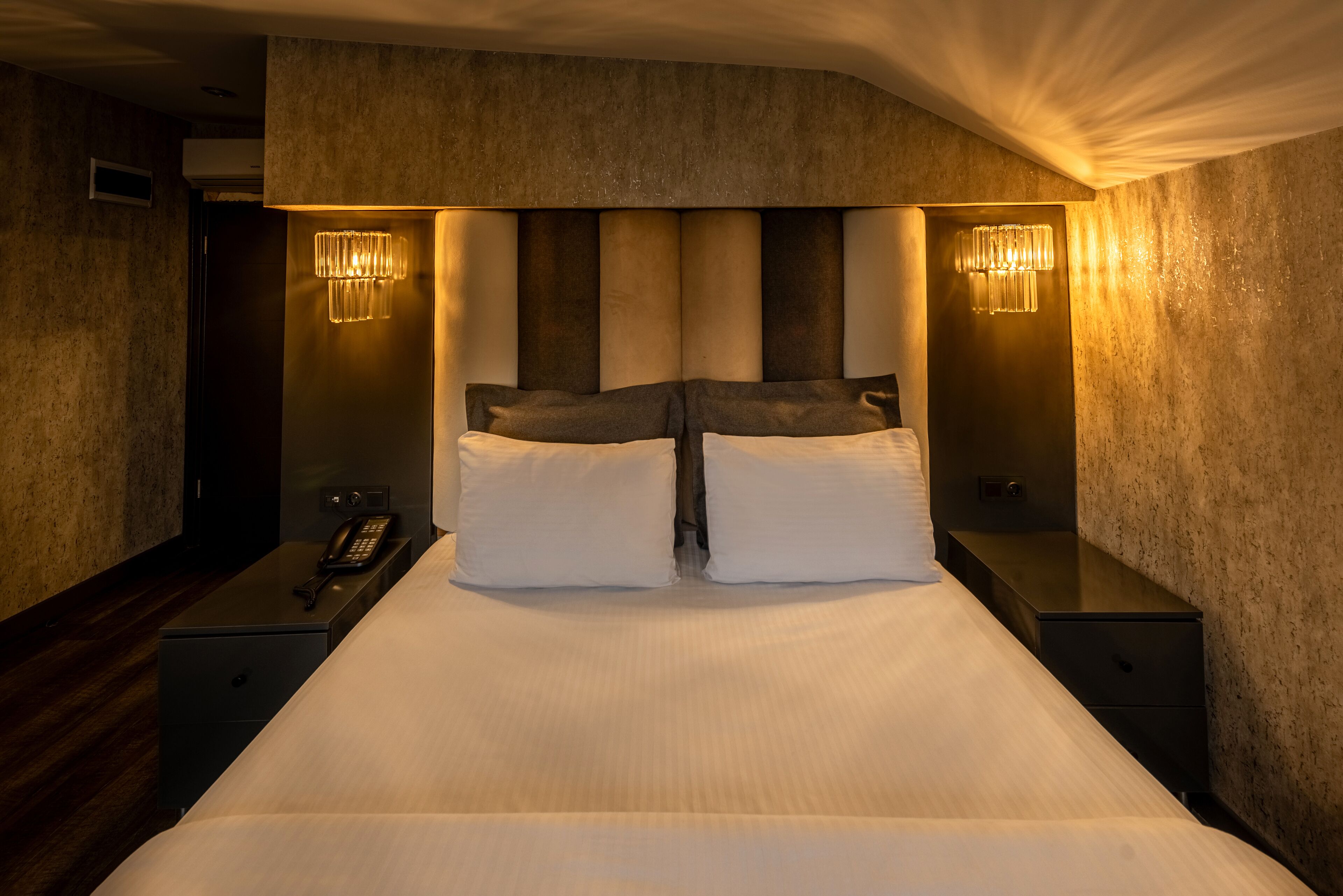 business double room | down duvets, select comfort beds, minibar, desk