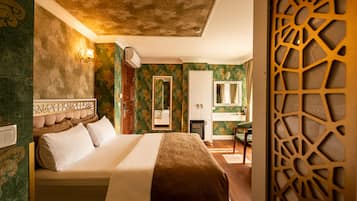 Family Triple Room, City View