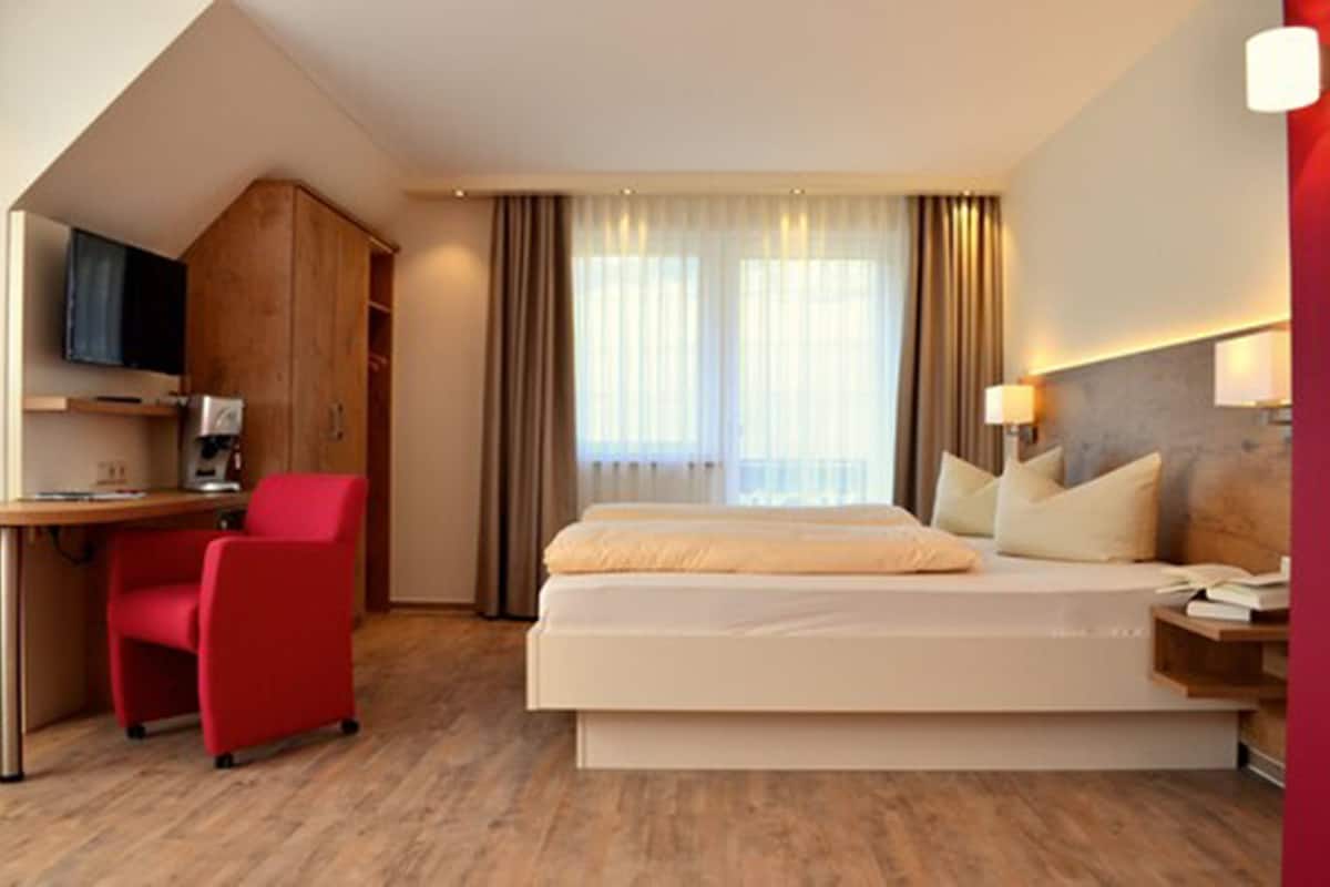Comfort Double Room, Balcony | 2 bedrooms, premium bedding, minibar, in-room safe