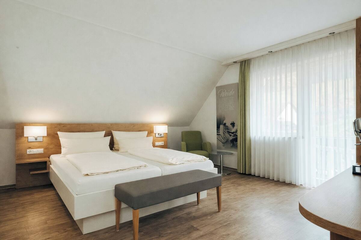 Comfort Double Room | Premium bedding, minibar, in-room safe, WiFi (free)