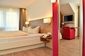 Habitació doble Comfort, balcó | Roba de llit d'alta qualitat, minibar i caixa forta a l'habitació 
