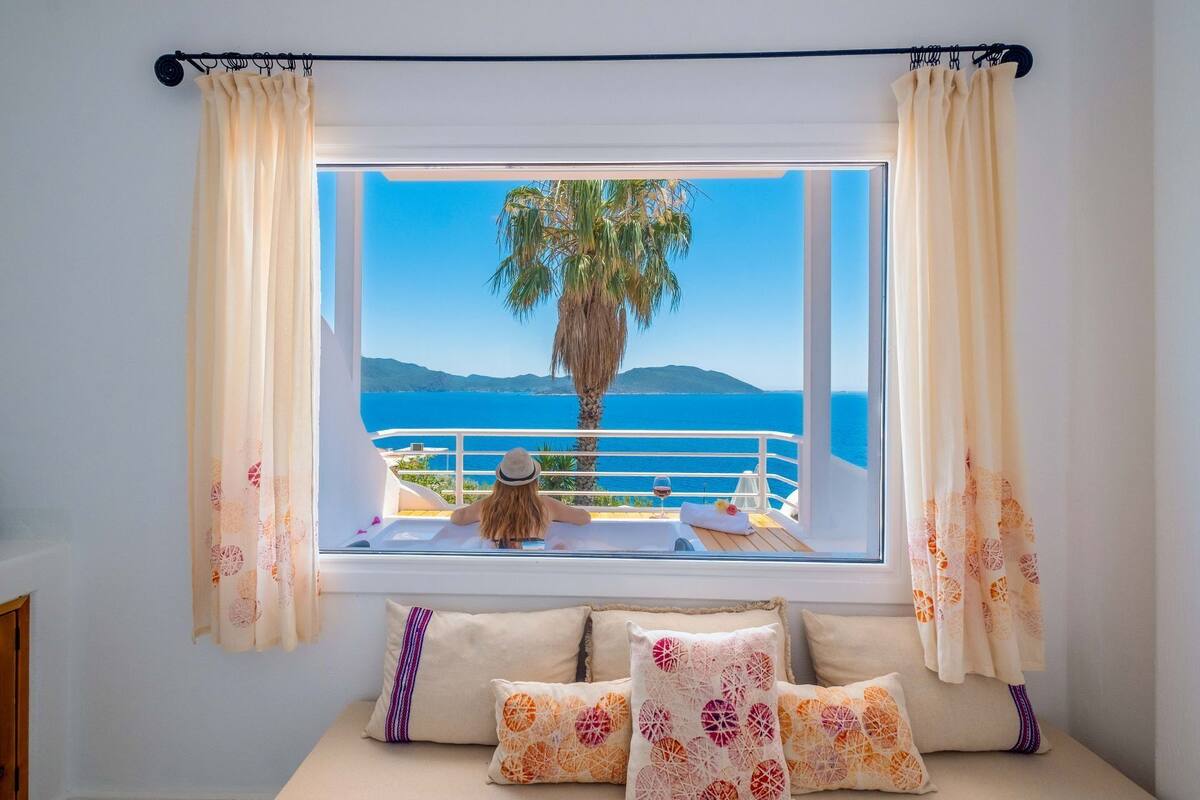 premium room with sea view & jacuzzi | free minibar items, in-room safe, free wifi, bed sheets