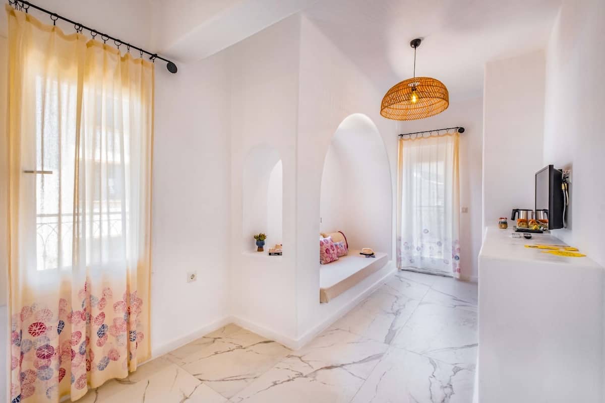 Comfort Room | Minibar (mit einigen kostenlosen Artikeln), Zimmersafe, kostenloses WLAN