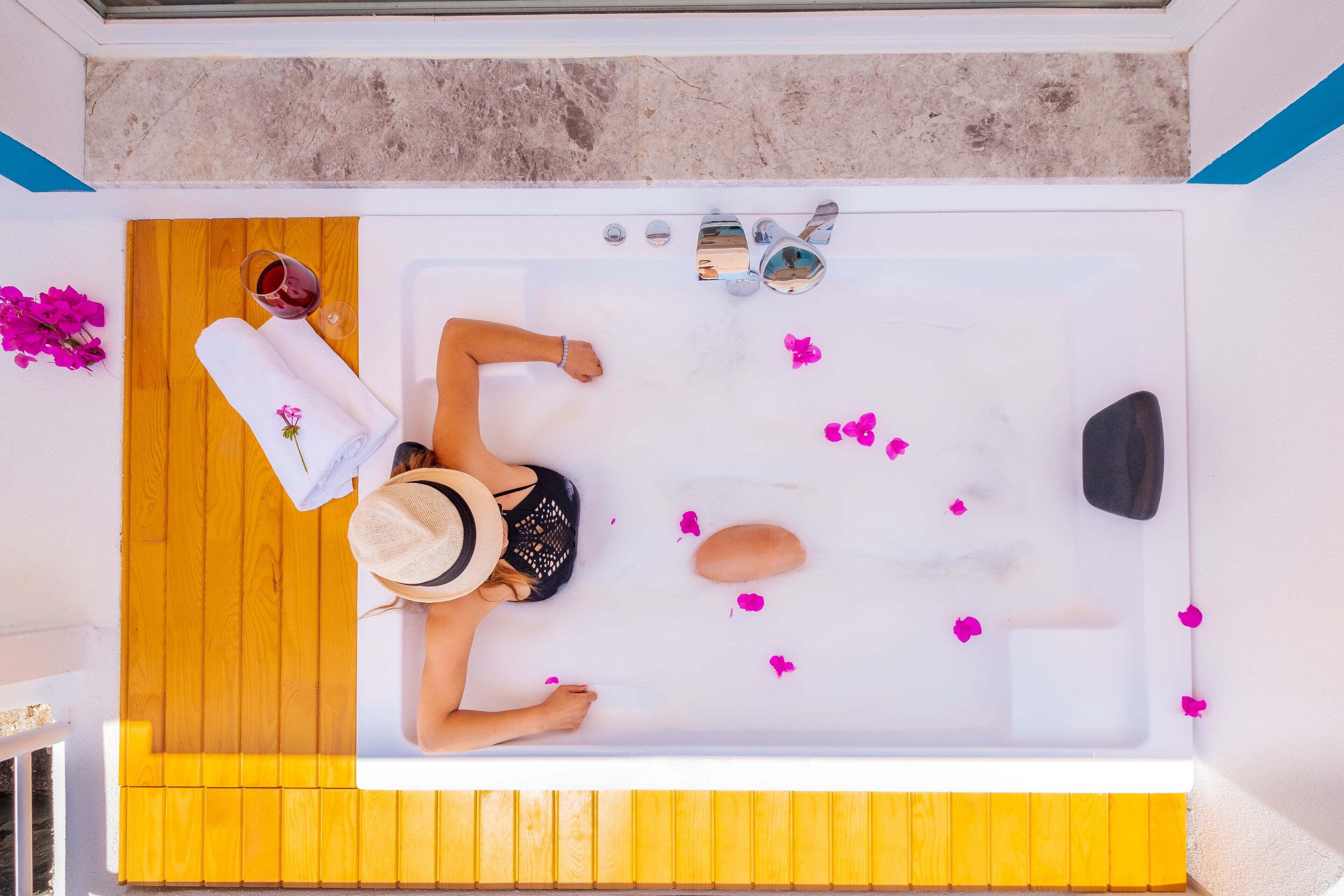 Premium Room with Sea View & Jacuzzi | Jetted tub