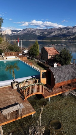 Exterior. Sakli Gol Evleri