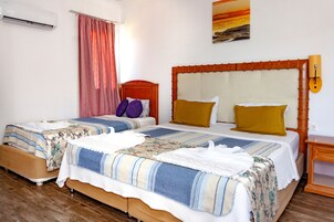 Minibar, caja de seguridad en la habitación, wifi gratis y ropa de cama 