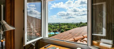 Superior Double or Twin Room | Desk, free cribs/infant beds, rollaway beds, free WiFi