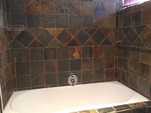 Room, 1 King Bed | Bathroom | Shower, free toiletries, towels