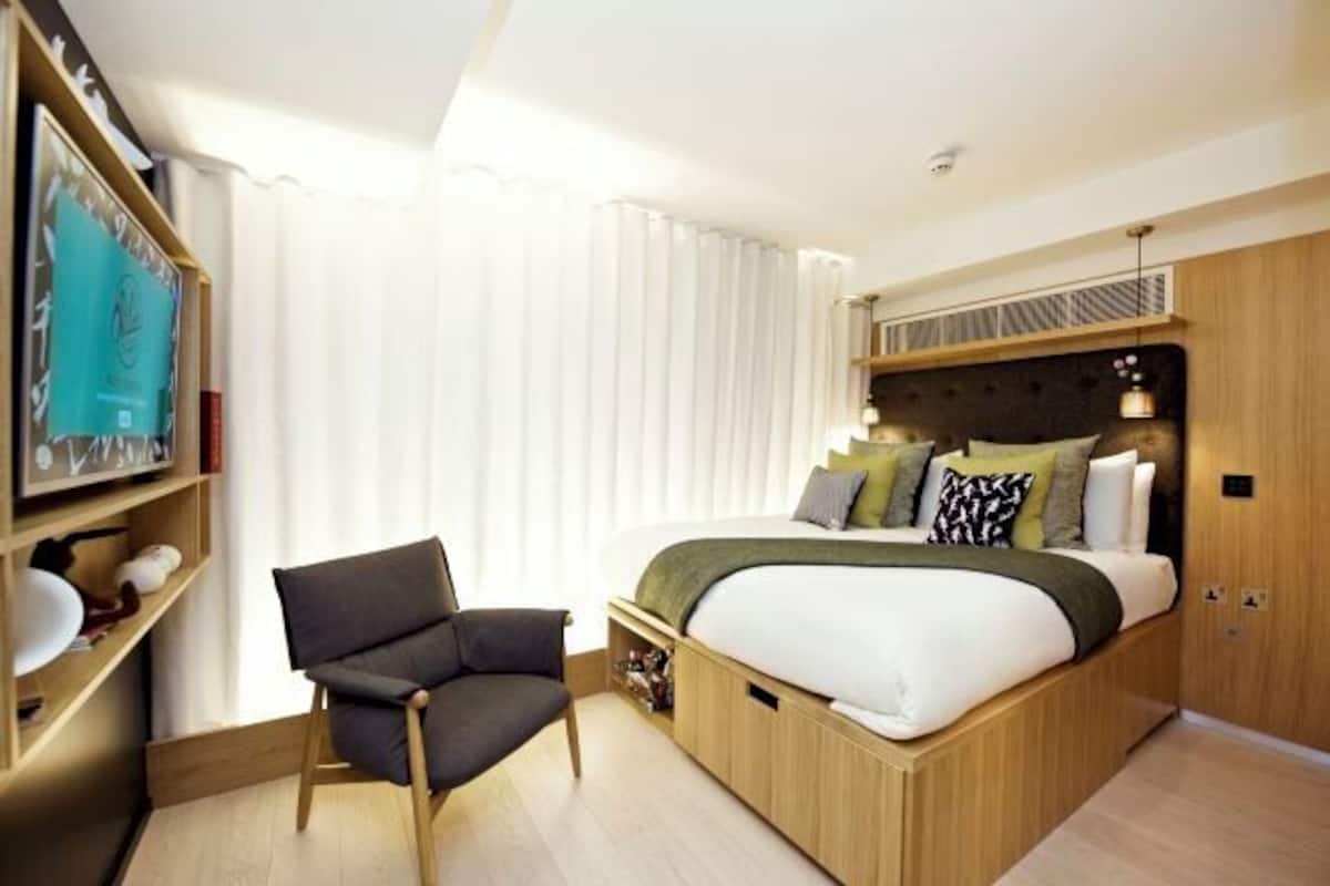 Premium bedding, minibar, in-room safe, blackout curtains